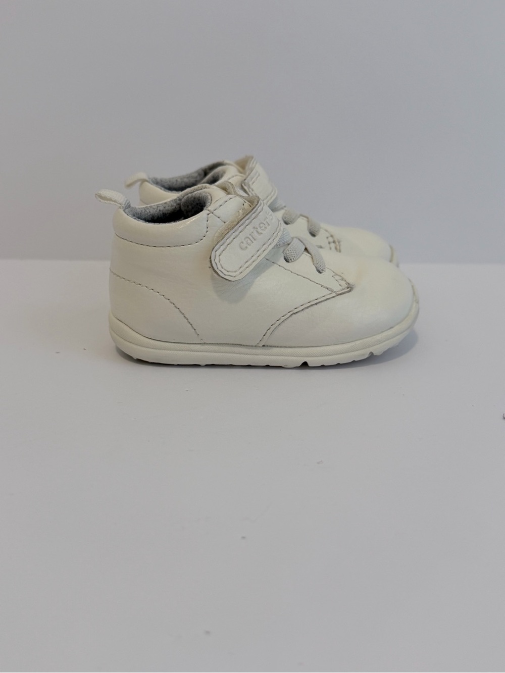 Carter’s White Charlie-P First Step Baby Walking Shoe Size 3.5M